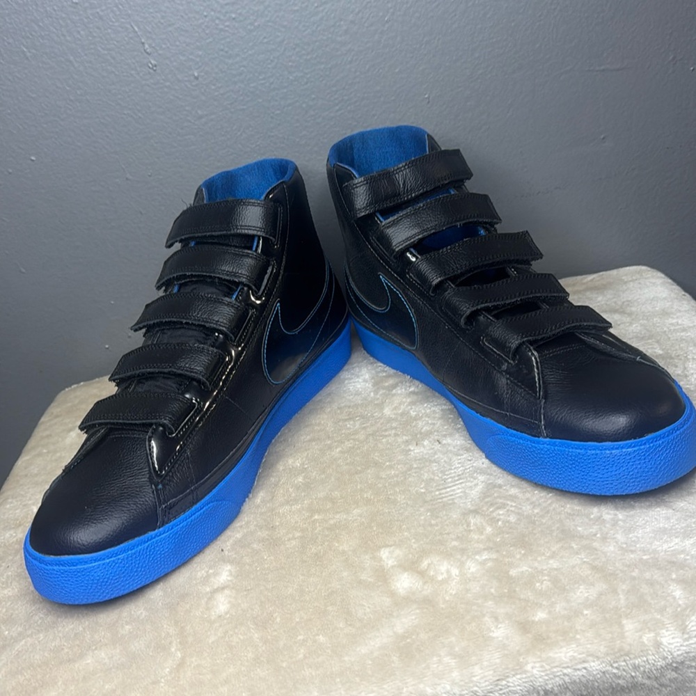 NEW!! Blazer AC HIGH!! All Velcro no shoes strings